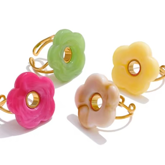 Anthropologe Adjustable Pink Flower Ring with Gold Band - Picture 9 of 9